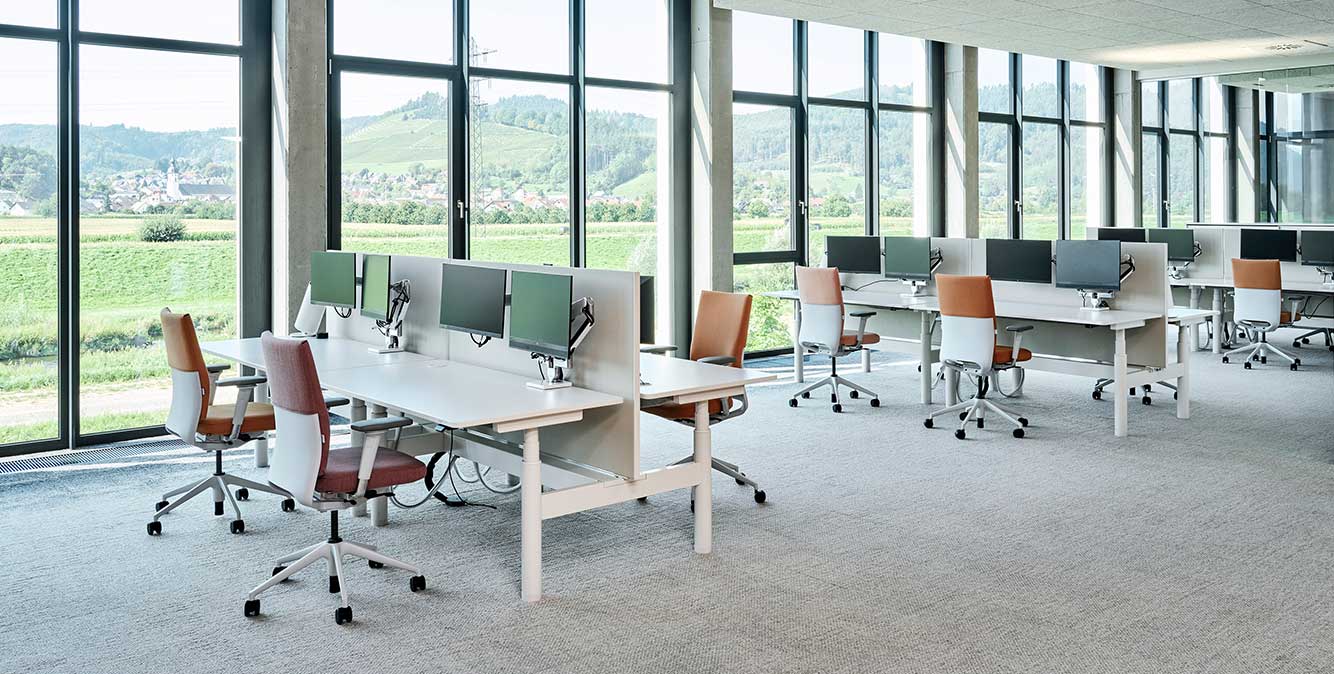 Büromöbel: Mieten, leasen oder kaufen Büromöbel im Openspace Büro von Streit Service & Solution in Gengenbach